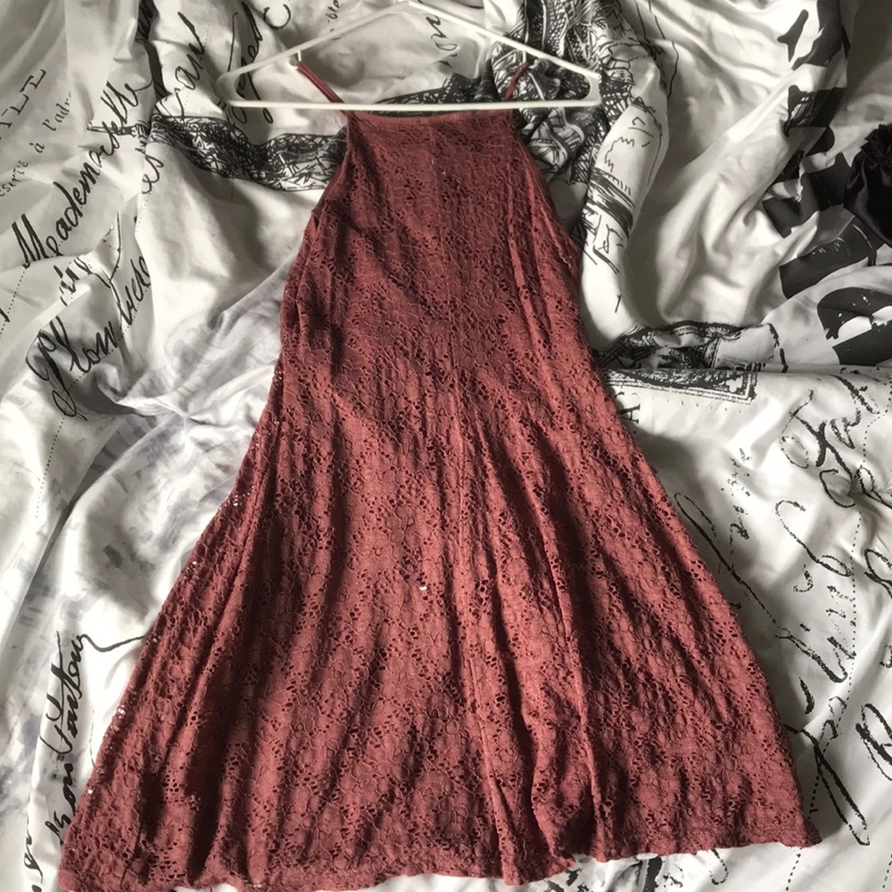 A purple whine colored dress with spaghetti straps - Picture 2 of 3